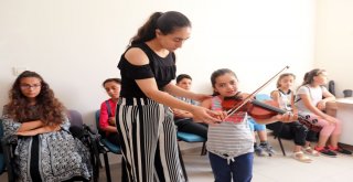 Vanda Ücretsiz Enstrüman Kurslarına Yoğun İlgi