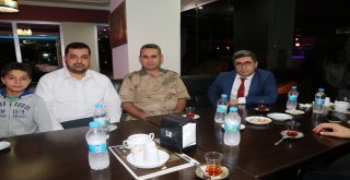 Kaymakam Çetinden Müftü Aktopraka Plaket