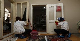 Konakta Evler Pırıl Pırıl Oluyor