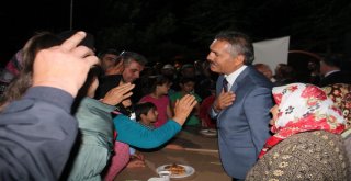 Yoğurtmaçlar Bizden, Çaylar Sizden