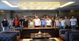 Başkandan Asker Yolcularına Jest