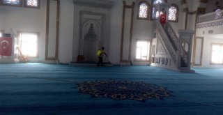 Temizlik Çalışmaları Devam Ediyor