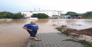 Kocaelinin Gebze İlçesine Bağlı Tavşanlı Köyünde Bulunan Ballıkayalarda Piknik Yapmaya Giden 8 Kişi Mahsur Kaldı. Selde Mahsur Kalan 8 Kişiyi Kurtarmak İçin Çalışma Başlatıldı. Olay Yerine Helikopter 