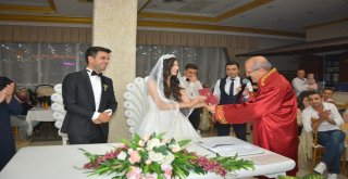 (Özel Haber) Şiirli Şarkılı Nikah Masası