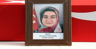 Şehit Anne Ve Oğluna Gözü Yaşlı Veda