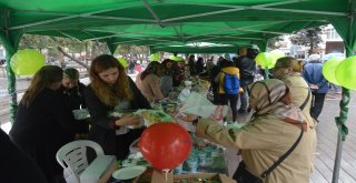 Hazırladıkları Yiyecek Ve Benzeri Ürünler Lösev Yararına Satışa Sundular