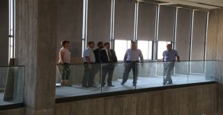 Vali Tavlıdan Troya Müzesinde İnceleme