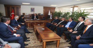 Zabıtalar Başkan Ercanı Makamında Ziyaret Etti