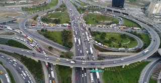 Mahmutbey Gişelerinde Bayram Trafiği