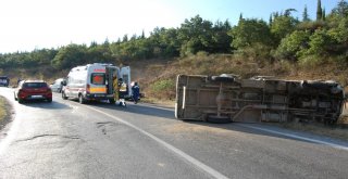 Tarım İşçilerini Taşıyan Minibüs Devrildi: 12 Yaralı