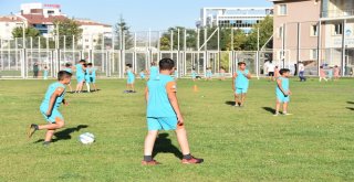 Kocasinanda Mahalleler Arası Futbol Turnuvası Düzenlendi