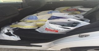 Otomobilden 89 Şişe Kaçak Alkol Çıktı