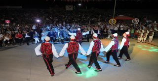 Arnavutlar Kültür Gecesiyle Coştu