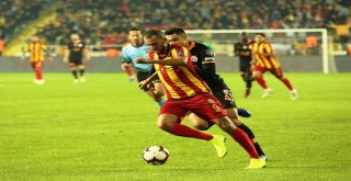 Spor Toto Süper Lig: Evkur Yeni Malatyaspor: 1 - Galatasaray: 0 (İlk Yarı)