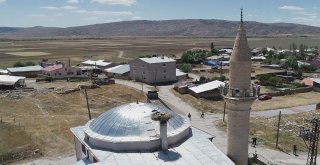 Biri Camiyi Diğeri İse Kiliseyi Mesken Tuttu