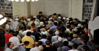 Bayram Namazında Camiler Doldu Taştı