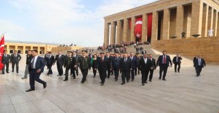 Ankaranın Başkent Oluşunun 95. Yıl Dönümü Kutlamaları Anıtkabir Ziyareti İle Başladı