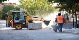 Pursaklarda Kaldırım Çalışması Devam Ediyor