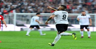 Spor Toto Süper Lig: Beşiktaş: 1 - Antalyaspor: 3 (İlk Yarı)