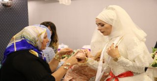 (Özel) Takı Töreninde Gelin Ve Damada Uçak Bileti