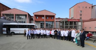 Rizede Sağlık Çalışanları İstanbulda Doktorun Öldürülmesini Protesto Etti