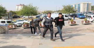 Elazığda Bir Kişinin Öldüğü Olayla İlgili İki Şüpheli Yakalandı, Biri Tutuklandı