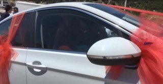 (Özel) Gelin Ve Damadı Düğün Salonuna Çekiciyle Götürdüler