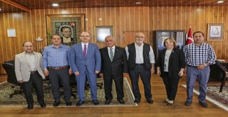 Rektör Çomaklı: “Üniversiteler, Toplumu Geleceğe Hazırlar”