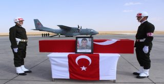 Kazada Şehit Olan Er Özyolci, Ağrıda Toprağa Verildi