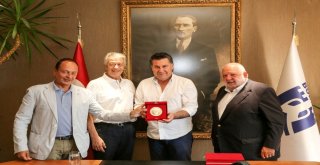 Dünya Fahri Konsoloslar Birliğinden Başkan Kocadona Ziyaret