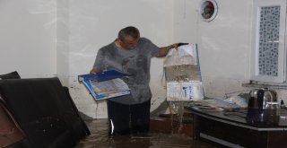 Trabzonda Şiddetli Yağış Sele Neden Oldu