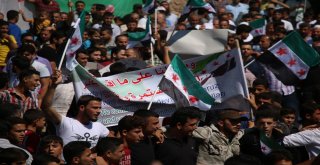 Halepten İdlibe Türk Bayraklı Destek Protestosu
