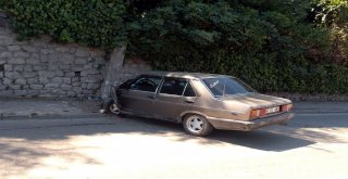 Kontrolden Çıkan Otomobil Duvara Çarptı: 1 Yaralı