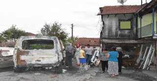 Keskinden Evi Yanan Aileye Ziyaret