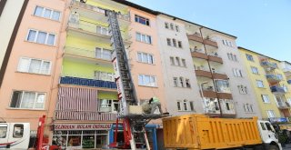 Bu Evden Dört Kamyon Çöp Çıkarıldı