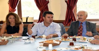 Başkan Sarıkurt Eski Meclis Üyeleri İle Bir Araya Geldi