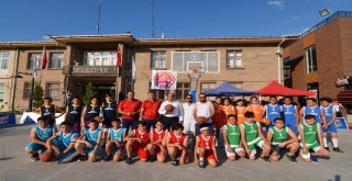 Sandıklıda İlk Kez Sokak Basketbol Turnuvası Başladı