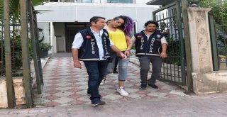 Antalyada Gencin Düştüğü Evdeki Travesti Yakalandı