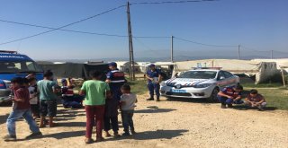 Mevsimlik Tarım İşçilerinin Çocuklarına Jandarma Şefkati
