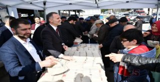 İnegöl Belediyesi Bez Torba Dağıtımlarına Alanyurtta Devam Etti