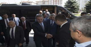 Milli Savunma Bakanı Akar Büyükşehirde