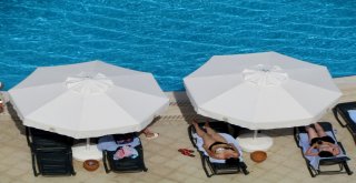 Ünlü Tatil Merkezi Çeşme Bu Yılda Capcanlı