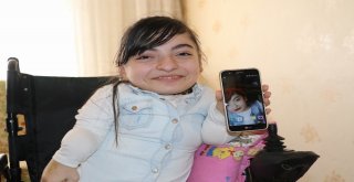 Genç Kızlık Gururunu Bir Kenara Bıraktı, Türkiyeye Sesleniyor