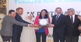 Ak Parti Hatay İl Kadın Kolları Başkanı Sara Gök Göreve Başladı