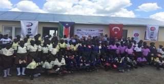 Güney Sudanlı Öğrenciler Yeni Okullarına Kavuştu