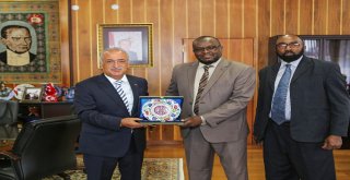 Prof. Dr. Ömer Çomaklı: “Erzurumun Dünyaya Açılan Kapısıyız”