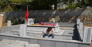 Adilcevaz Belediyesi, El Bab Şehidi Bozarslanın Mezarını Yaptırdı