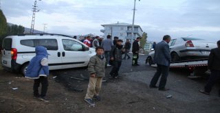 Muradiyede Trafik Kazası: 3 Yaralı