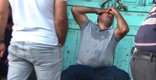 Amca Çocukları Şehrin Göbeğinde Sandalye Ve Sopalarla Birbirine Saldırdı
