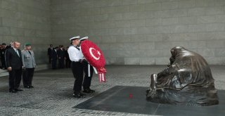 Cumhurbaşkanı Erdoğan, Neue Wache Anıtını Ziyaret Etti